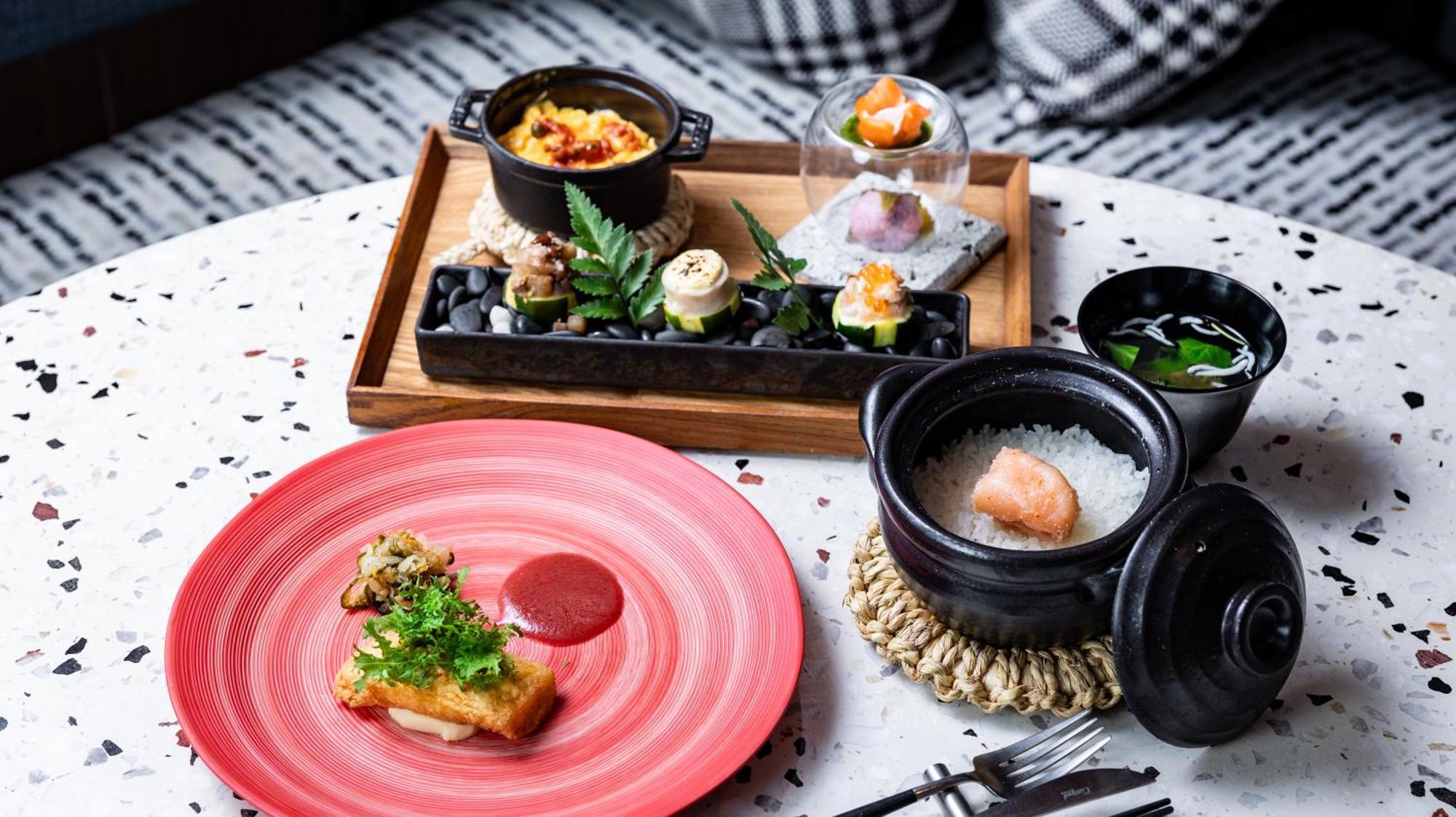 Отель The Lively Fukuoka Hakata Экстерьер фото